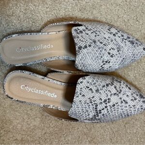 Snakeskin Slide on Mules sz 6